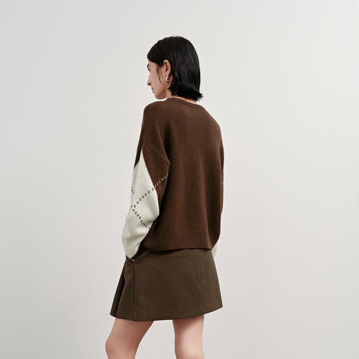 NEELLY纳俪商场同款冬新款菱格纹圆领针织衫女设计感宽松软糯上衣N25112A01125 商品图1