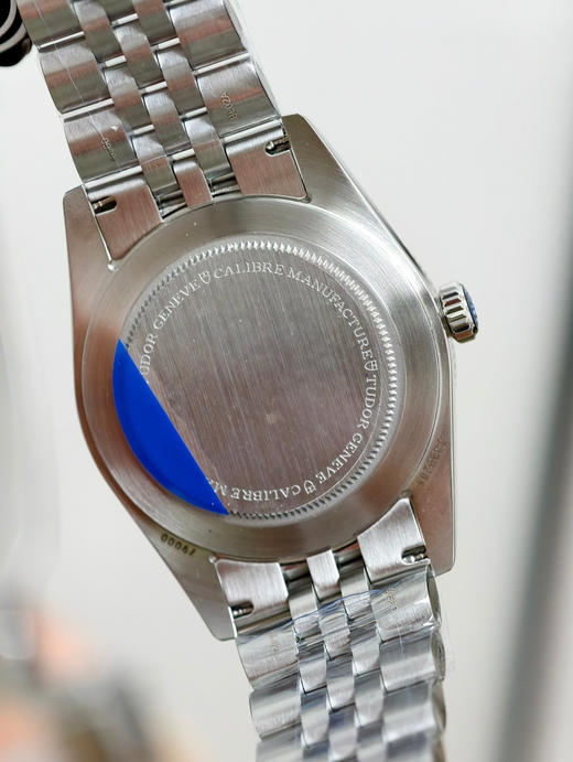 ZF出品—时光铸经典，腕间藏锋芒—帝舵碧湾54型M79000腕表【表壳】帝舵79000选用不锈钢打造表壳，经磨光与磨砂双工艺处理，有41和37毫米可选，直径复刻1950年代潜水表经典比例精品中的精品❕ 商品图7