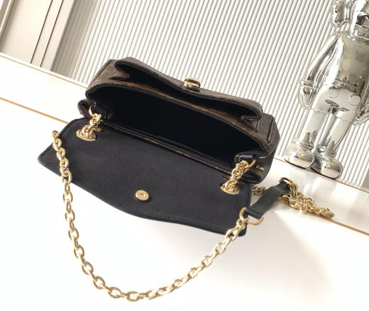 秋冬特惠💰1320 渠道级LV【全钢五金 MB163c01变码芯片】te级LV 全套包装 M26398黑色 这款BB手袋 商品图7