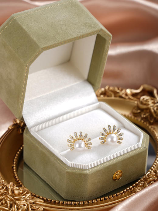 子佩集【海妖之眸】银S925珍珠惜王妃耳钉【XXED015】6.2mm珠镀金半太阳花眼睫毛2601 商品图3