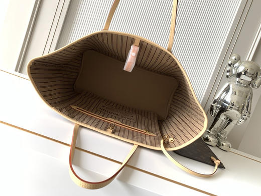 秋冬特惠💰1220 渠道级LV【全钢五金 变码芯片】te级LV 全套包装 46978老花杏 经典购物袋 大号 商品图6