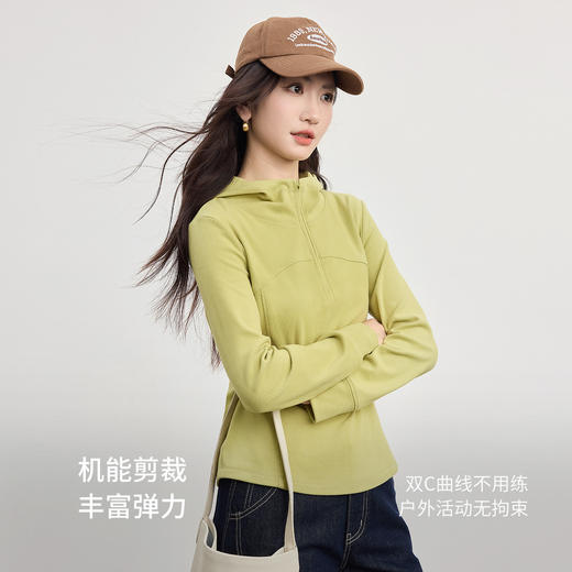 【1/21新品】熙世界都市感户外山系软壳连帽卫衣女秋冬休闲绿色半拉链打底上衣 商品图4