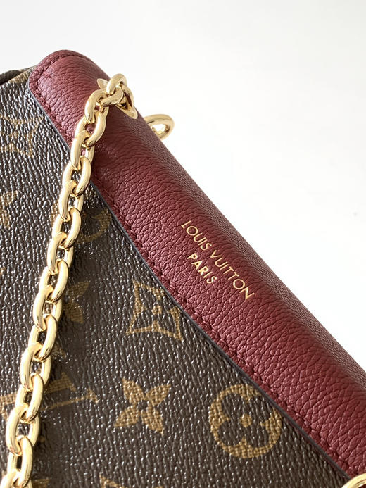 秋冬特惠💰1320 渠道级LV【全钢五金 MB163c01变码芯片】te级LV 全套包装 M27067酒红 这款BB手袋 商品图5