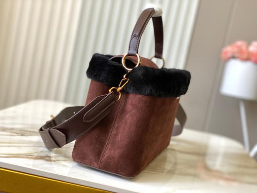 秋冬特惠💰1600 渠道级LV 新品 te级LV 动态芯片 M26323/M48865棕拼黑绒毛 商品图1