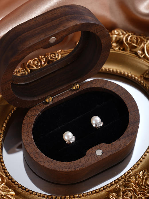 子佩集【元宝映月】银S925珍珠惜王妃耳钉【SPE0240002】5.5mm珠发财元宝2601 商品图9