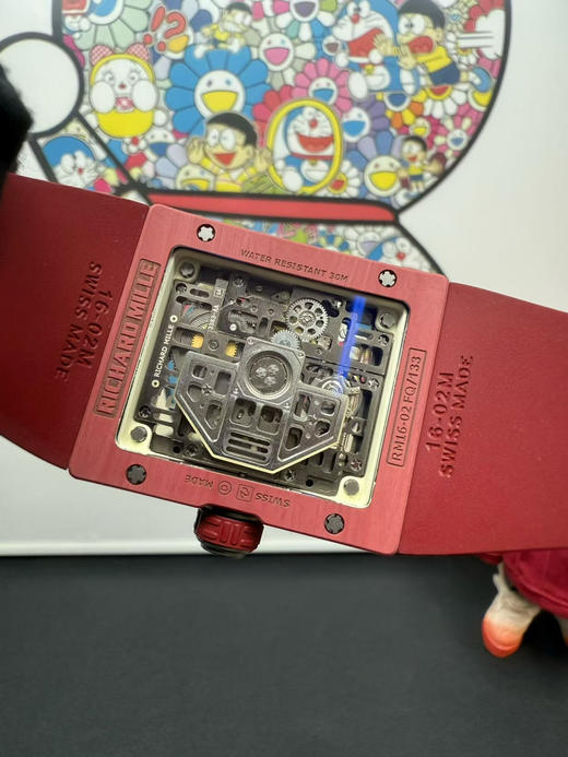 『高定版➕原版开模细节』理查德RM1-02 方形腕表
五级钛合金定制壳套 拉丝工艺完美
搭载最新开模一体机 真摆轮真擒纵轮
搭配天然橡胶表带 纯钛拉丝表扣刻字深
完美贴合手腕 佩戴舒适度极佳👍🏻❕ 商品图4