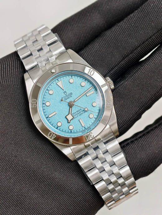 ZF出品—时光铸经典，腕间藏锋芒—帝舵碧湾54型M79000腕表【表壳】帝舵79000选用不锈钢打造表壳，经磨光与磨砂双工艺处理，有41和37毫米可选，直径复刻1950年代潜水表经典比例精品中的精品❕ 商品图10