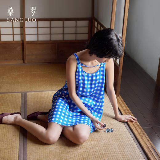 复古质感』桑罗蓝白格纹睡裙桑蚕丝海岛度假双面可穿短裙 商品图0