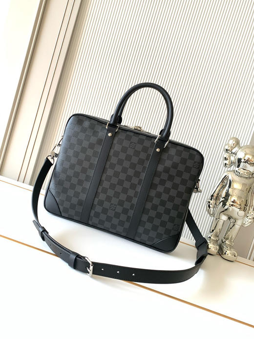 秋冬特惠💰1450 渠道级LV【全钢五金 MB163c01变码芯片】te级LV 全套包装 M46457黑格 男包公文包系列 商品图2