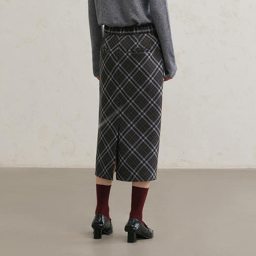 NEELLY纳俪商场同款冬新款复古格纹通勤半身裙女后开叉百搭针织裙N25114E04562 商品图1