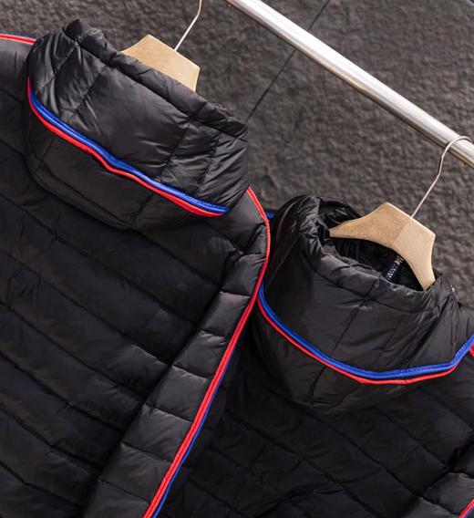 F010764轻薄系列小标刺绣红蓝织带连帽羽绒服 商品图4