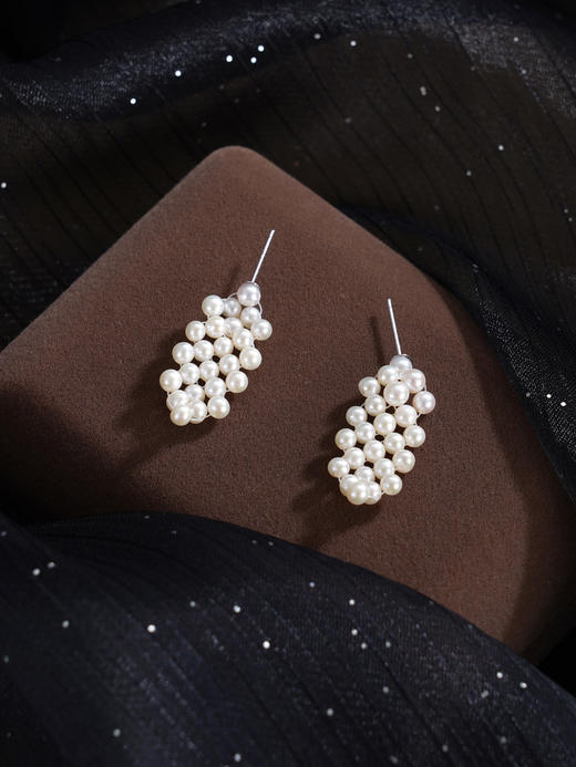 子佩集【珠帘云幕】银S925珍珠惜王妃耳钉【SPE1140004】3mm珠串珠菱形2601 商品图4