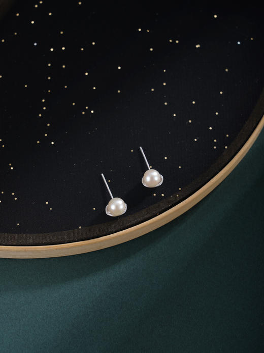 子佩集【元宝映月】银S925珍珠惜王妃耳钉【SPE0240002】5.5mm珠发财元宝2601 商品图10