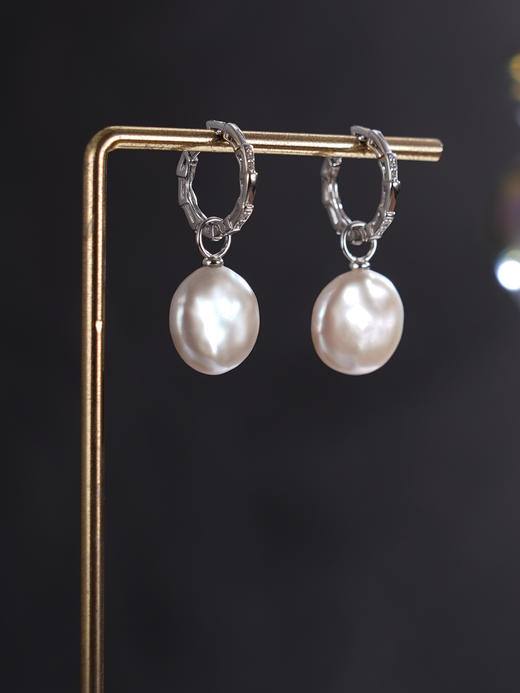 子佩集【月色尚浅】银S925珍珠惜王妃耳环【SPE0620001】13mm珠巴洛克扁珠扣环圆圈2601 商品图5
