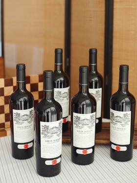 【红葡萄酒】1892年建立的酒庄 路易皇室珍藏 全程手工采摘 只为最佳成熟度  橡木桶沉眠18个月 单宁柔和~