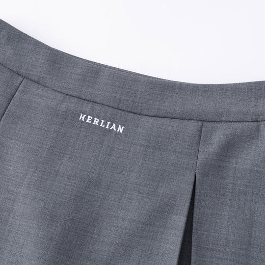 HERLIAN 2026年春季新品格纹拼接下摆学院风百褶裙女灰调叠格短裙 商品图3