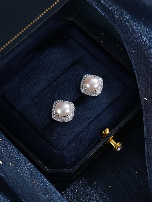 子佩集【芳华之梦】银S925珍珠惜王妃耳钉【SPE0570003】7.5mm珠方块2601 商品图3
