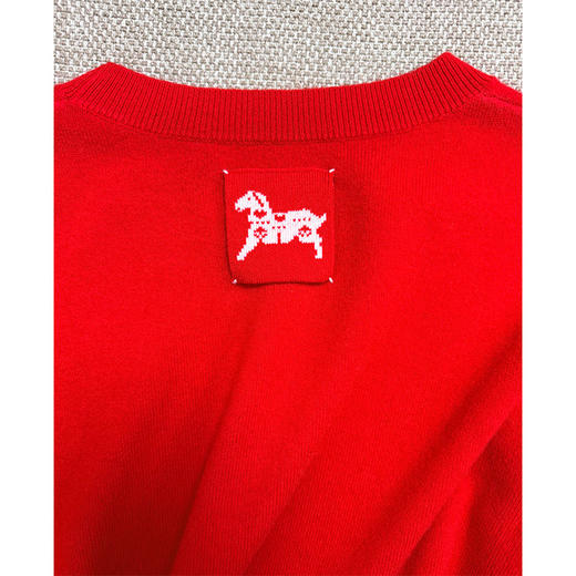 走马观花 新年红100%澳洲羊毛衫抽象小马刺绣 既是小马又是玫瑰图案 全网至高版本 宝ZI同款 商品图6