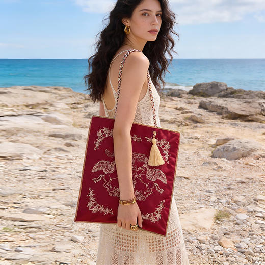 大英博物馆 东方梦境系列 飞马刺绣 轻便单肩包 商品图1