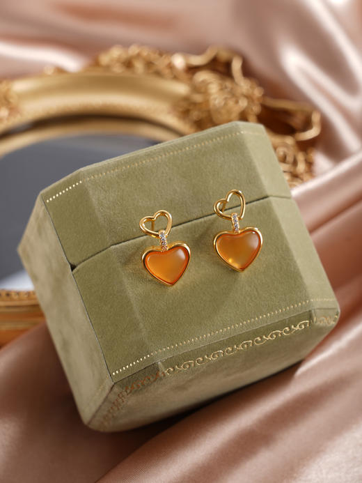 子佩集【灵珀牵缘】银S925玛瑙耳钉【SGE0595002】11.8mm爱心镀金2601 商品图7