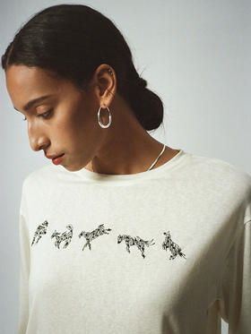 TR她热 小马奔腾 淡黄色钉珠涂鸦小马百搭宽松天丝长袖T恤打底衫