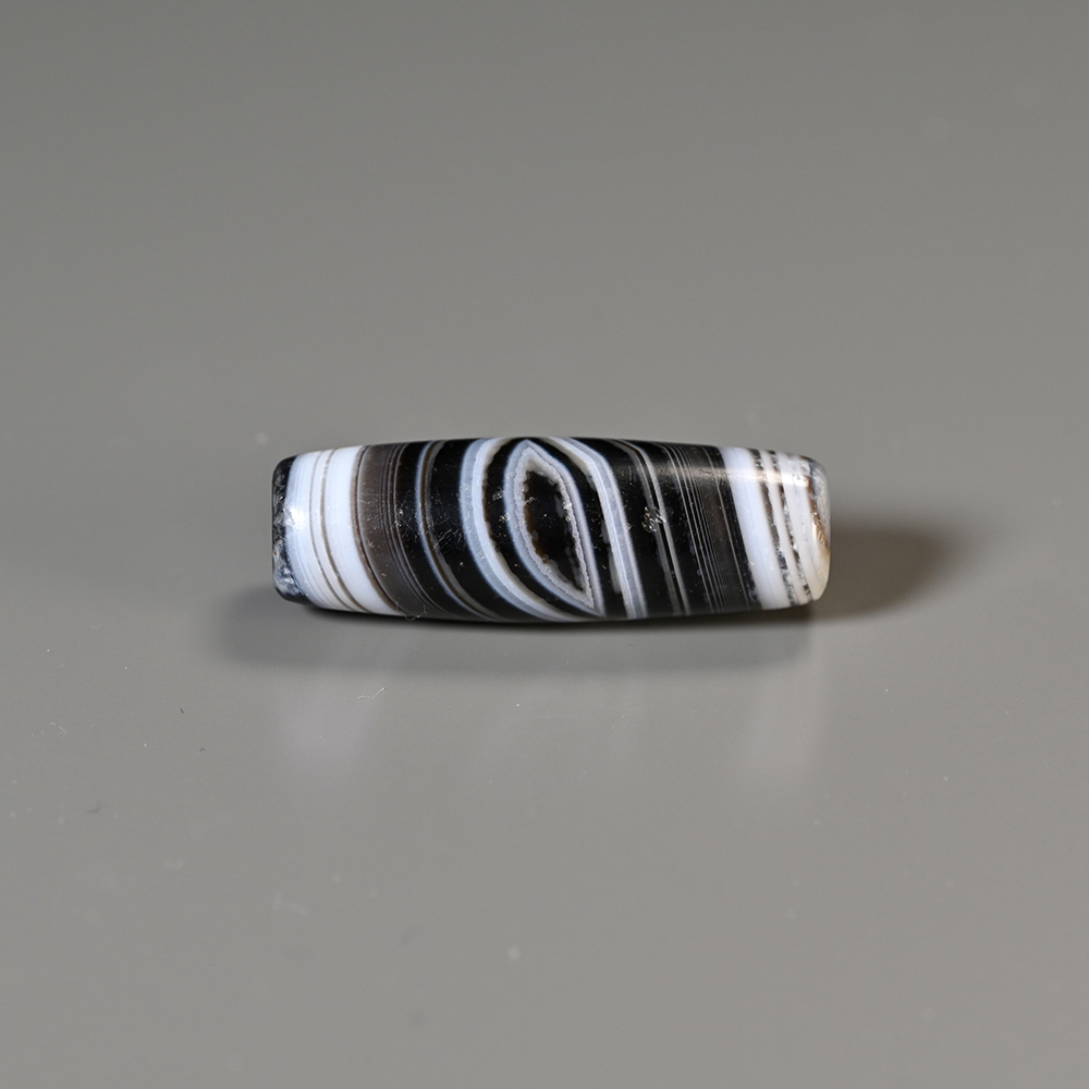 西亚高古黑白缠丝“天眼”珠