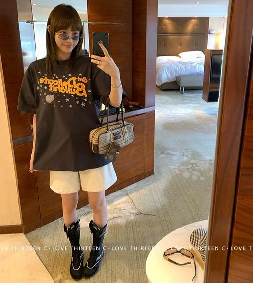 老米优品🎈3-5天。潮牌同款！《霓虹星芒字母印花 加厚磨毛短袖tee》可叠搭，宽松慵懒，复古范~ T260107A 商品图10