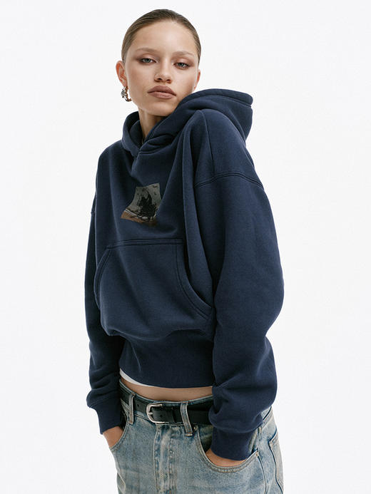 TR她热 旷野之息 藏蓝色抓绒印花烫钻小马保暖百搭宽松连帽卫衣 商品图2