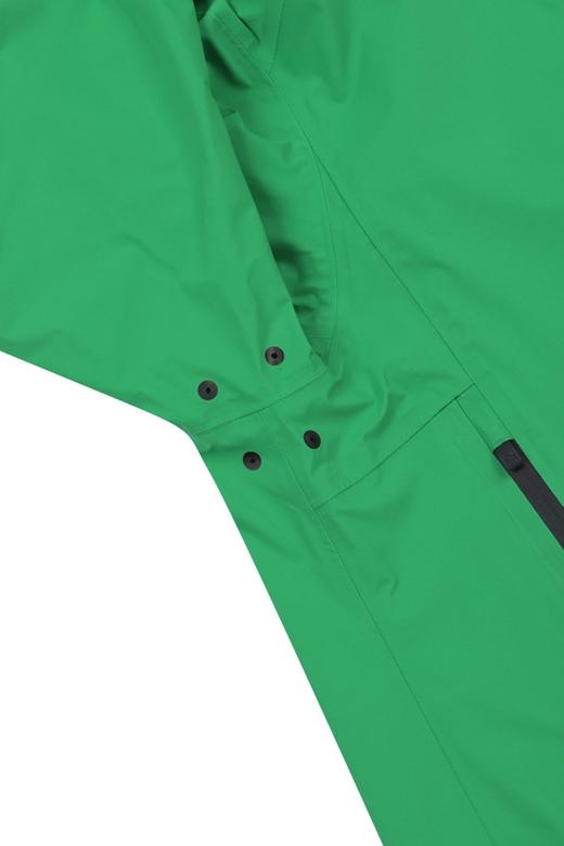 新款男士无缝压胶硬核全能防水防风外套来了！市场最高品质❗硬壳功能面料防水、防风、透气、高性能的简约设计，轻量而耐磨。制作工艺上，体现了G家产品一贯的精致性！ 商品图6