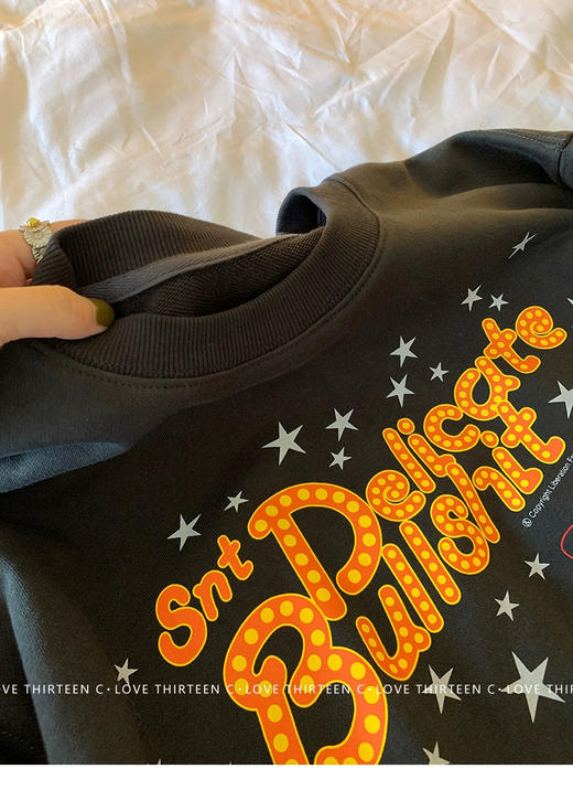 老米优品🎈3-5天。潮牌同款！《霓虹星芒字母印花 加厚磨毛短袖tee》可叠搭，宽松慵懒，复古范~ T260107A 商品图7