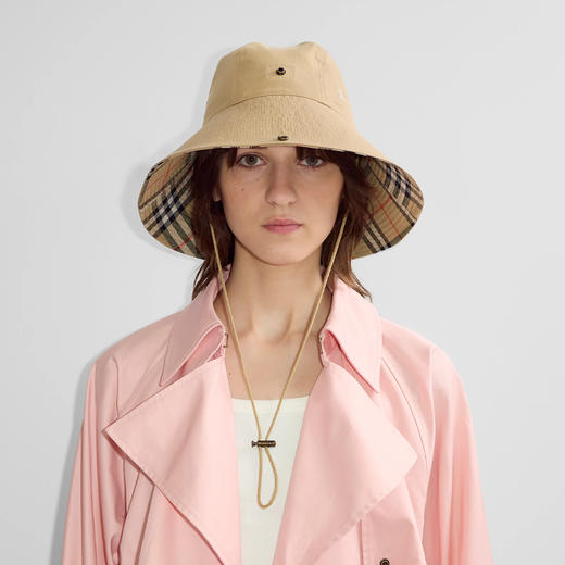 BURBERRY 巴宝莉 男女同款马术骑士徽标格纹帽檐嘎巴甸渔夫帽 浅黄色 8112365 B8626 商品图2
