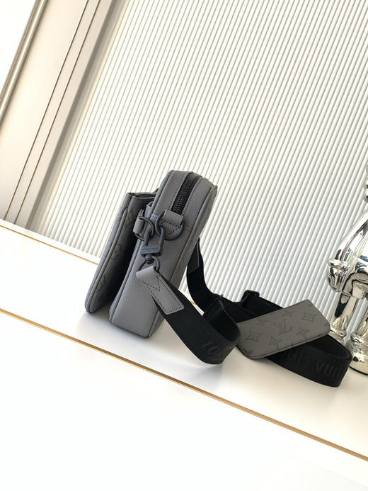 秋冬特惠💰1350 渠道级LV【全钢五金 MB163c01变码芯片】te级LV 全套包装 M27185灰色压花 本款 Trio Messenger 邮差包 商品图1