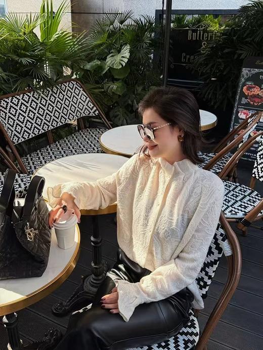 F010779法式气质木耳边半高领立体提花喇叭袖羊毛针织衬衫 商品图7