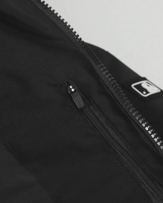 F010704貉子大毛领刺绣多口袋夹克式连帽羽绒服男女同款 商品图9