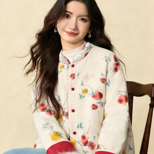 【新年穿新衣！一件顶两件！】佐姿莎 新中式国风水墨花卉纯棉棉服/马甲 双面穿+五色国风；柔软舒适，锁温透气，蓬松软乎不压身；盘扣+珍珠扣双扣设计；定染中式水墨印花 温柔雅致 商品图10