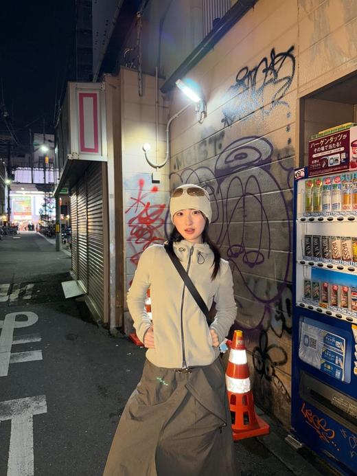 女款骑行服！2026最新款户外轻量保暖摇粒绒修身连帽外套！ 商品图2