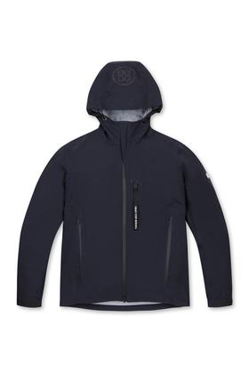 新款男士无缝压胶硬核全能防水防风外套来了！市场最高品质❗硬壳功能面料防水、防风、透气、高性能的简约设计，轻量而耐磨。制作工艺上，体现了G家产品一贯的精致性！