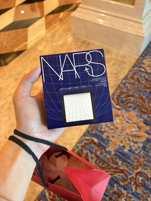 纳斯NARS蜜粉饼 流光美肌清透蜜粉饼 定妆粉控油 星云紫蜜粉饼/红壳加量限定款 商品图12