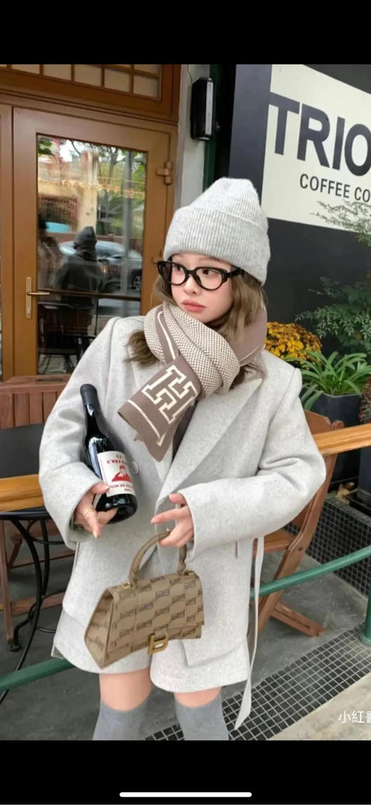 巴黎世家 BB 涂鸦 xs 沙漏包 商品图3