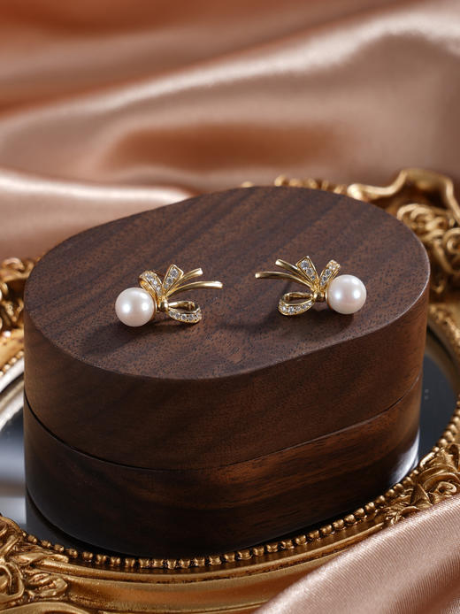 子佩集【幽兰皎月】银S925珍珠惜王妃耳钉【XXED014】6mm珠镀金兰花草双色蝴蝶结2601 商品图12