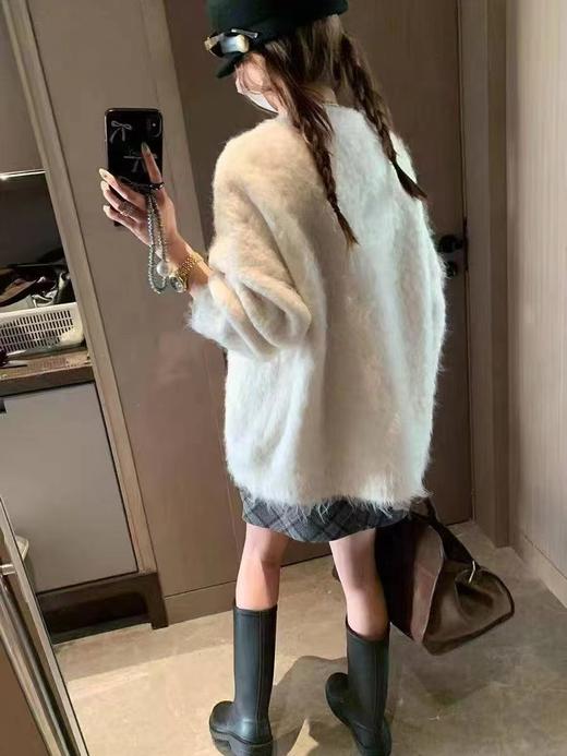 F010758温柔慵懒宽松落肩羊毛圈圈毛绒针织毛衣 商品图11