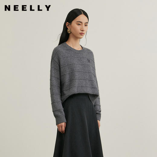 NEELLY纳俪商城同款冬季新款经典条纹字母标简约针织衫女圆领毛衣N25114A04557 商品图0