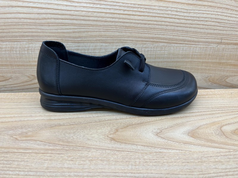 豪行23129803真皮休闲低跟女鞋单鞋皮鞋