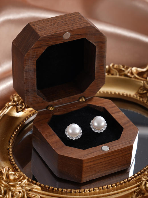 子佩集【花香梦萦】银S925珍珠惜王妃耳钉【SPE0410013】7mm珠太阳花2601 商品图2