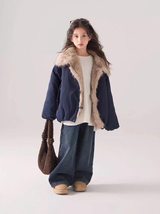 STT【儿童座山雕大毛领加厚棉服】把“暖贵松弛感”焊在身上~超大毛领+加厚夹棉的双重保暖，毛茸茸裹住身体，夹棉厚度零下都不怕，暖乎乎还不臃肿~ 商品图4