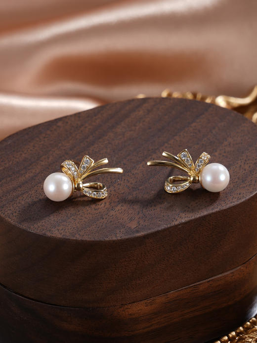 子佩集【幽兰皎月】银S925珍珠惜王妃耳钉【XXED014】6mm珠镀金兰花草双色蝴蝶结2601 商品图5