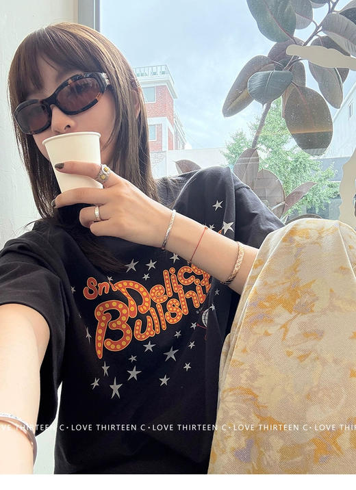 老米优品🎈3-5天。潮牌同款！《霓虹星芒字母印花 加厚磨毛短袖tee》可叠搭，宽松慵懒，复古范~ T260107A 商品图5