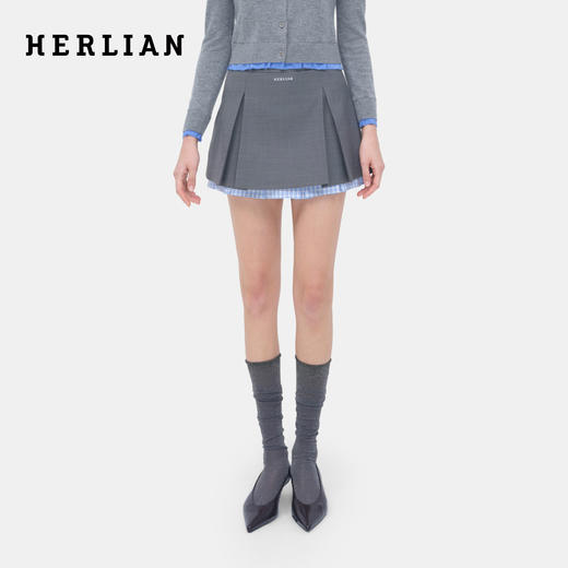 HERLIAN 2026年春季新品格纹拼接下摆学院风百褶裙女灰调叠格短裙 商品图0