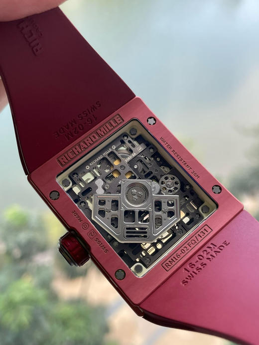 『高定版➕原版开模细节』理查德RM1-02 方形腕表
五级钛合金定制壳套 拉丝工艺完美
搭载最新开模一体机 真摆轮真擒纵轮
搭配天然橡胶表带 纯钛拉丝表扣刻字深
完美贴合手腕 佩戴舒适度极佳👍🏻❕ 商品图10