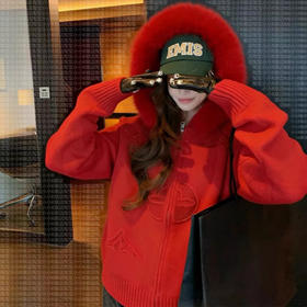 财阀千金风羊毛老花浮雕毛领针织外套